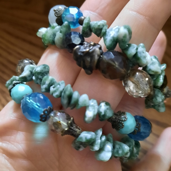 Gorgeous beaded accordion bracelet - Picture 4 of 4